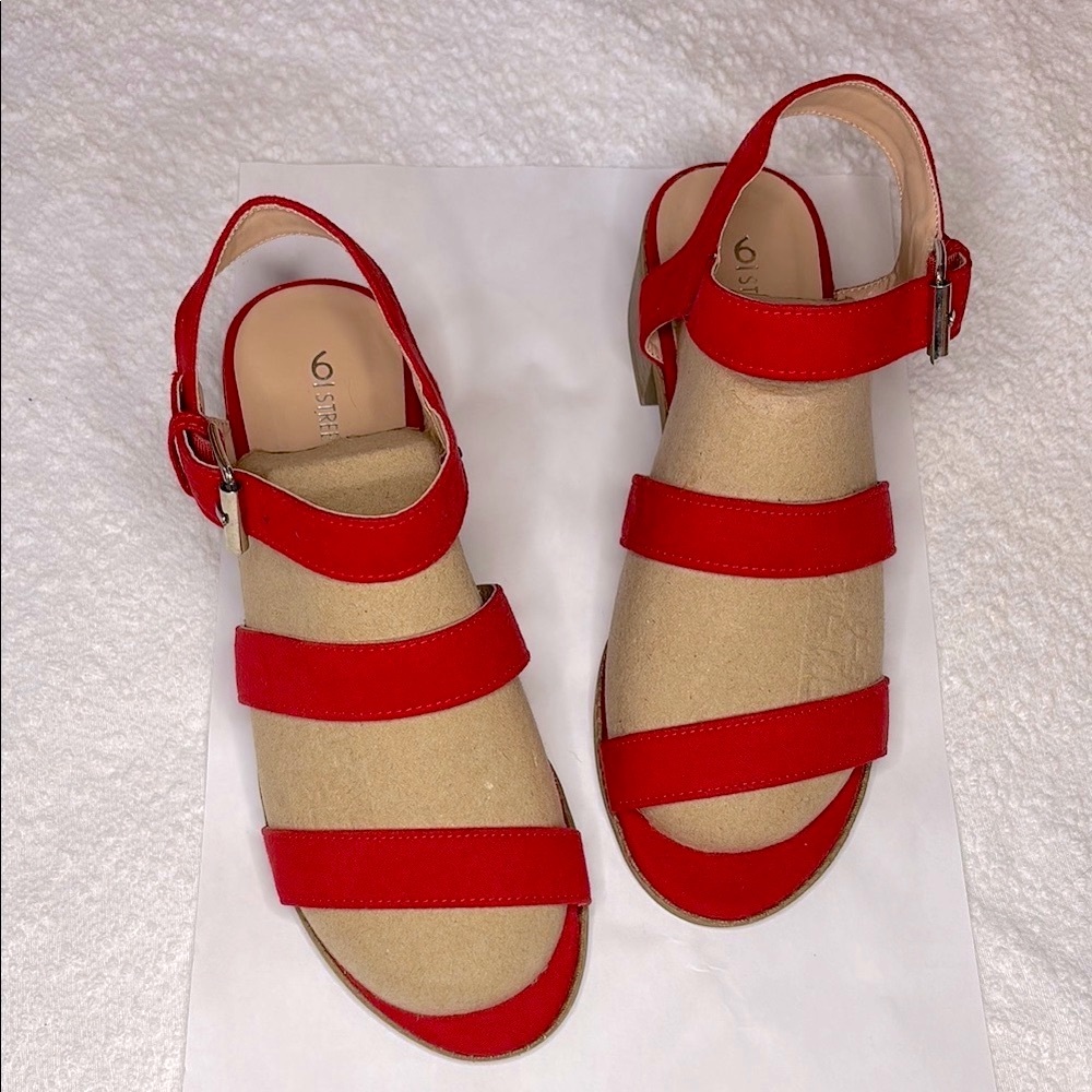 NWOT Red Strappy Sandals 🇨🇦